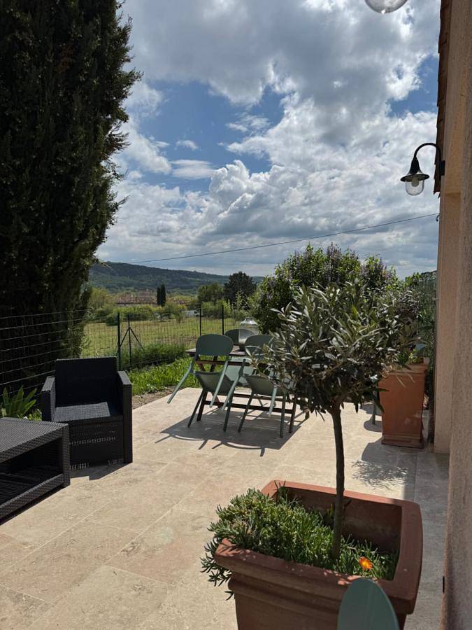 Location de vacances pour 6 personnes, avec vue et jardin à Quinson - 3