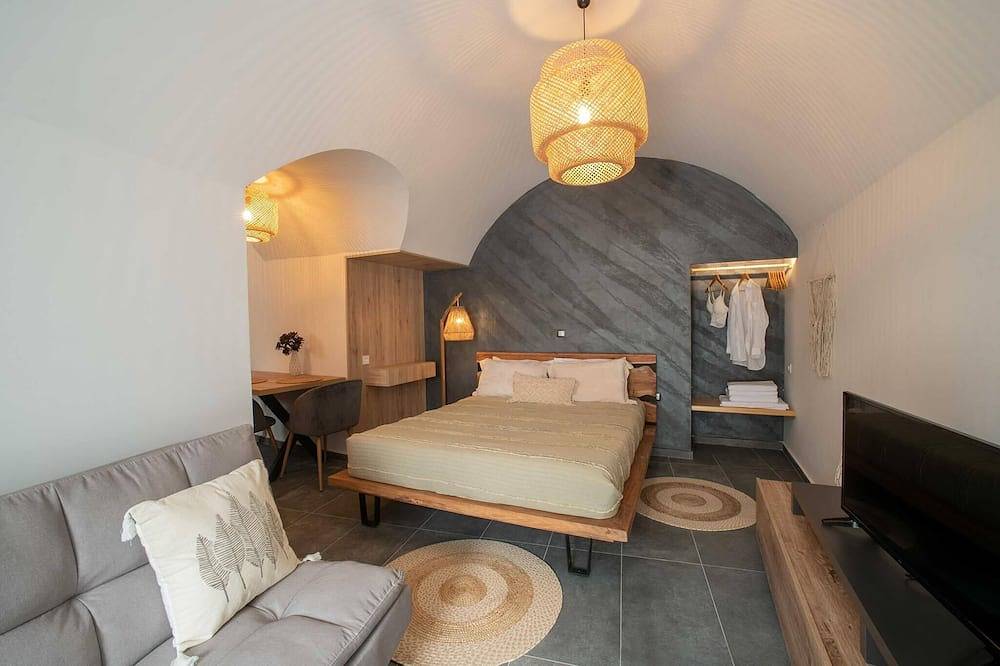 Entire apartment, Dreamcatcher cave house in Thera, Santorini