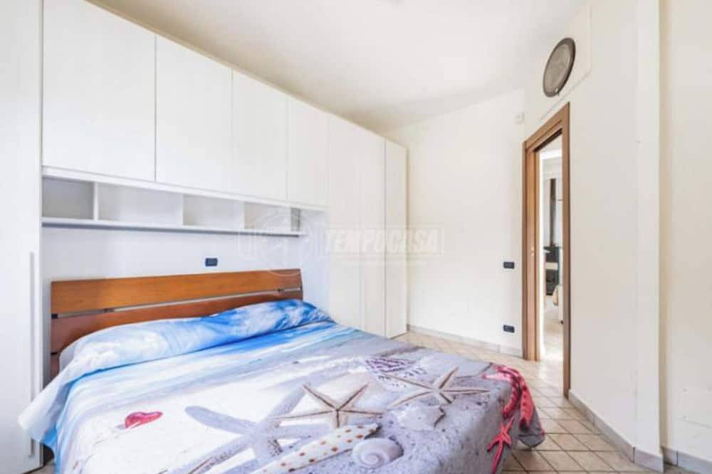 Apartamento entero, Apartamento 'Casa Di Clara Fregene' con terraza privada, jardín privado y aire acondicionado. in Fregene, Provincia de Roma