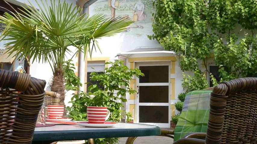 Ferienwohnung für 2 Personen, mit Terrasse und Garten in Großräschen