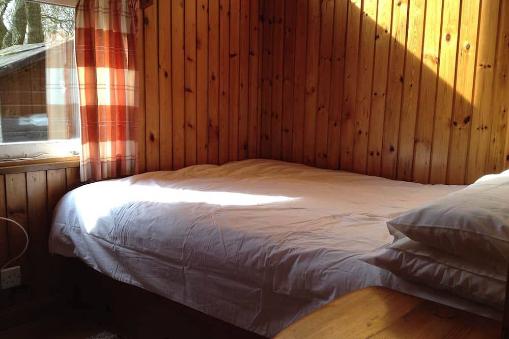 Cosy cabin with open views of Loch Awe. in Argyll & Bute