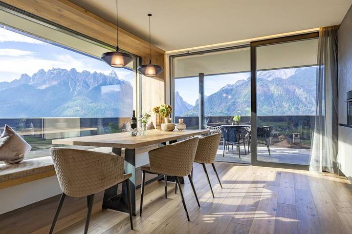 Ferienwohnung für 6 Personen, mit Ausblick und Garten sowie Sauna in Toblach