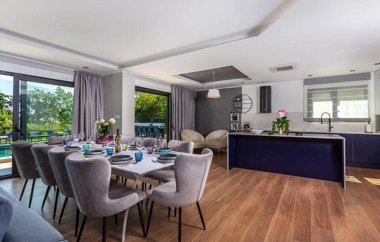 Villa pour 10 personnes, avec piscine ainsi que vue et jardin à Lovran - 3