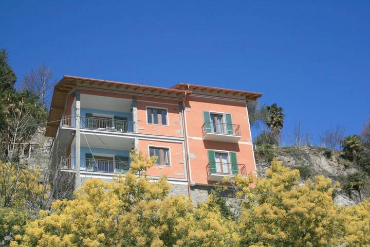 Ferienwohnung für 7 Personen, mit Ausblick und Seeblick sowie Garten in Comune di Cannobio - 2
