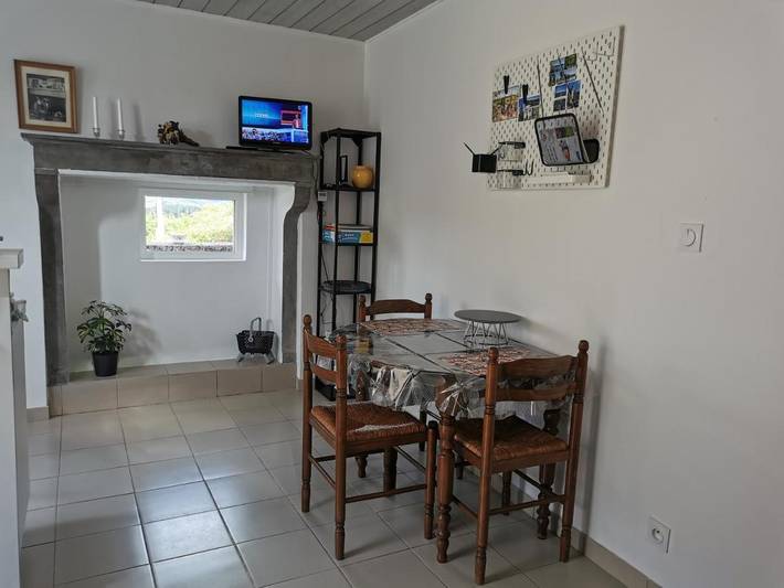 Gîte pour 2 personnes, avec vue et jardin à Quarré-les-Tombes
