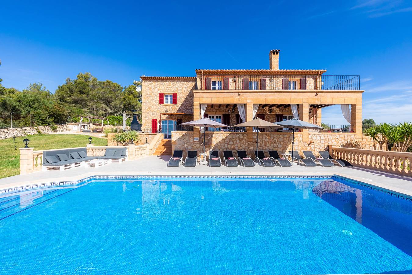 Villa 'Maria' con vistas a la montaña, Wi-Fi y aire acondicionado in Manacor, Mallorca Este