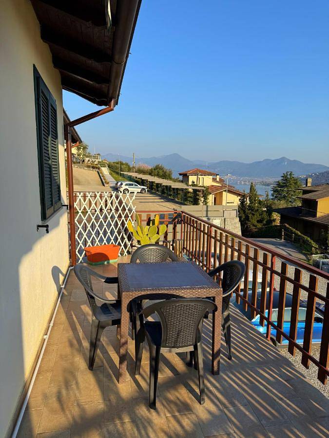 Location de vacances pour 3 personnes, avec jardin ainsi que vue sur le lac et vue à Sarnico - 2
