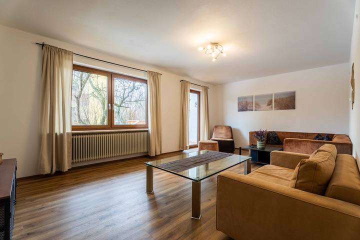 Ferienhaus für 14 Personen, mit Balkon und Terrasse sowie Garten in Zell am See
