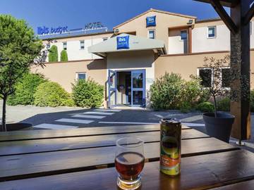 Hôtel pour 2 personnes, avec terrasse, animaux acceptés à Orange