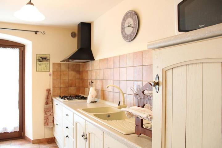 Gîte pour 6 personnes, avec balcon et vue dans Nus - 4