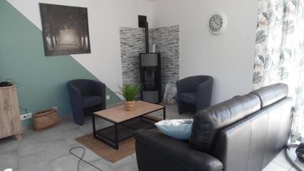 Gîte pour 6 personnes, avec terrasse à La Pernelle