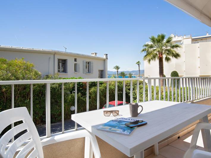 Gîte pour 2 personnes, avec balcon dans Plage Veillat Saint Raphael