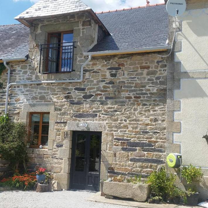 Location de vacances pour 4 personnes, avec jardin et vue, adapté aux familles à Cast - 2