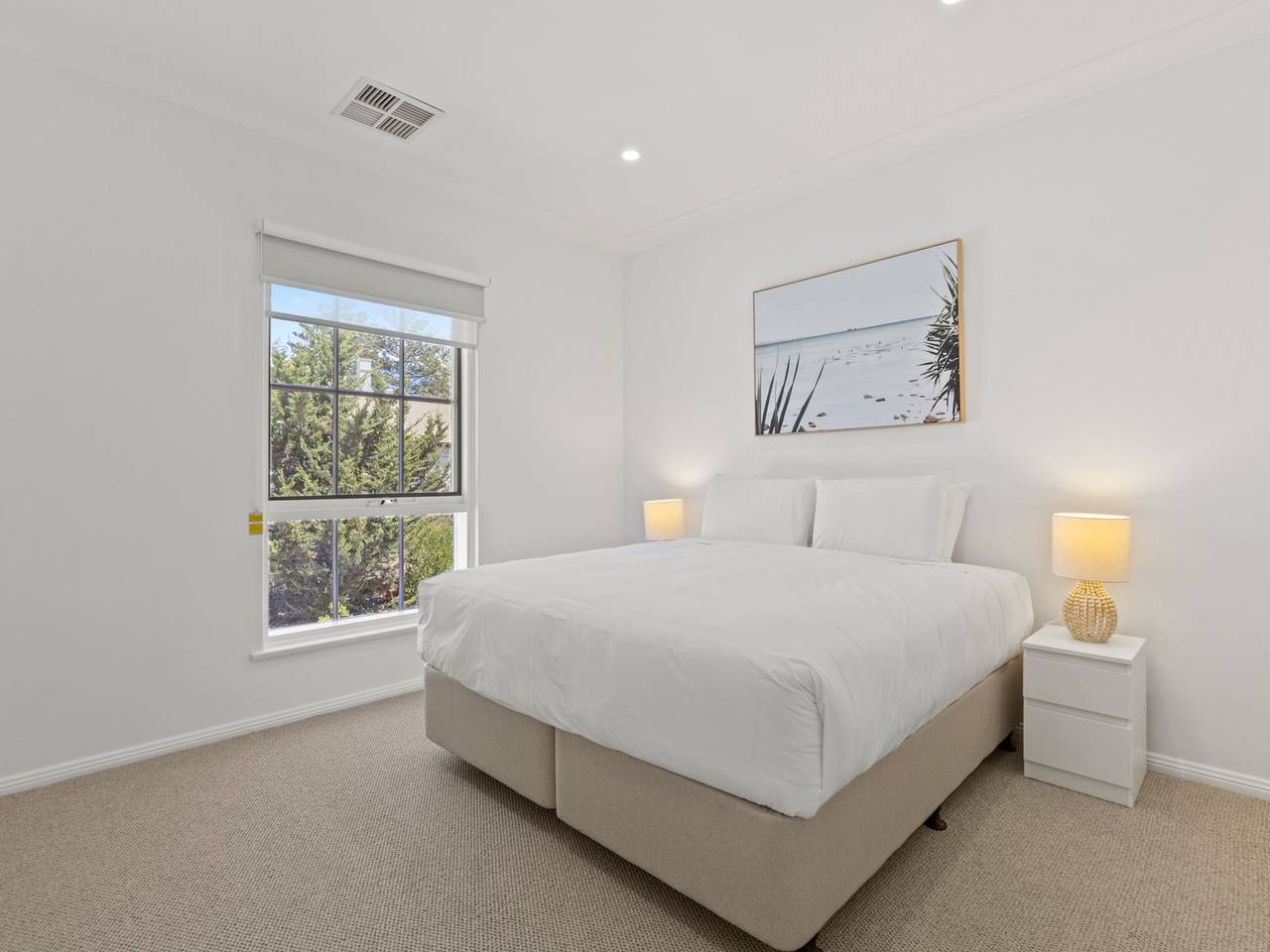 Entire apartment, Elegant 3-Bed Home from Sunny Glenelg Beach in Adelaide, South Australia