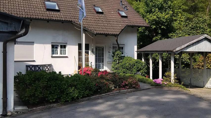 Ferienwohnung für 4 Personen, mit Pool und Garten in Wermelskirchen
