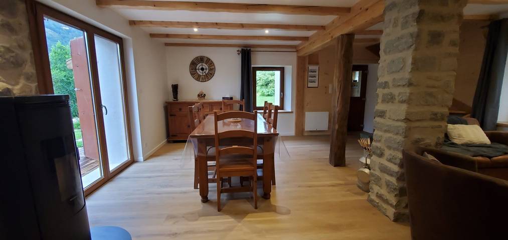 Gîte pour 5 personnes, avec jardin et terrasse à Rochesson - 4