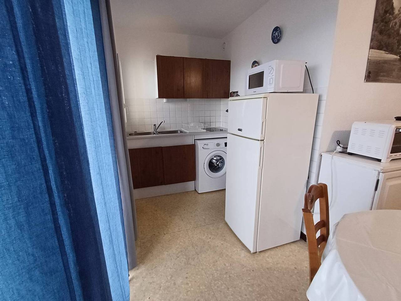 Entire apartment, F2 in Balaruc-les-Bains with pond view, near Thermal, 1 bedroom, non-smoking in Balaruc-les-Bains, Côte d'Améthyste