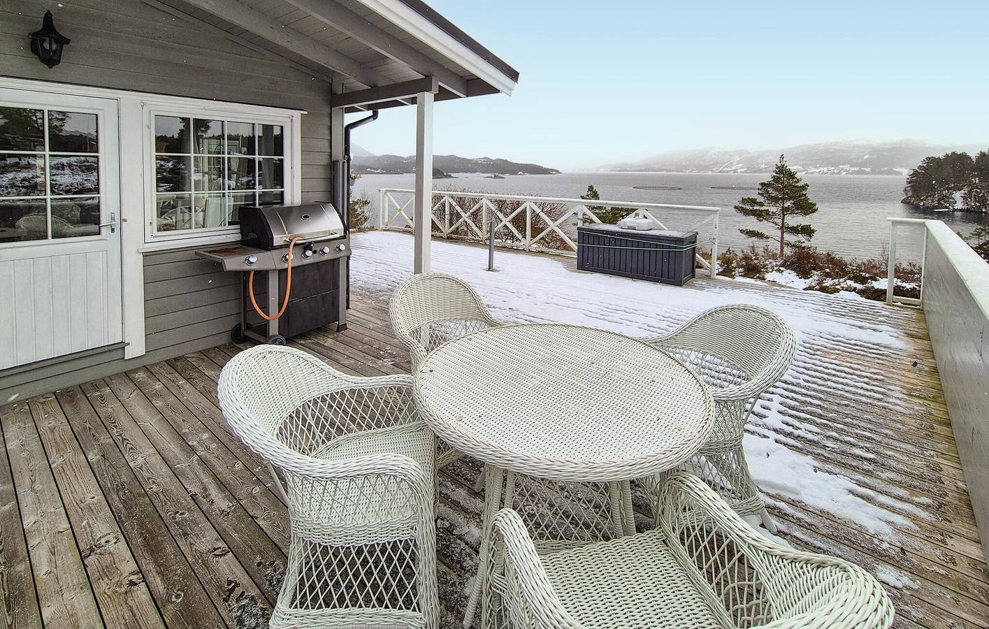 Ferienhaus für 6 Personen mit Terrasse in Kvinnherad