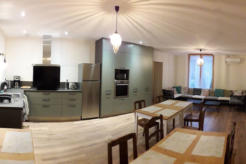 Gite La Mater, 3 étoiles, calme et confort, pour famille, amis, pros, stage in Aubiat, Puy-de-Dôme