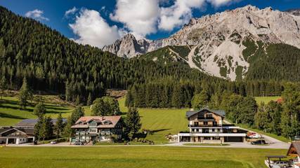 Bauernhof für 4 Personen, mit Sauna und Ausblick sowie Garten, kinderfreundlich in Ramsau am Dachstein