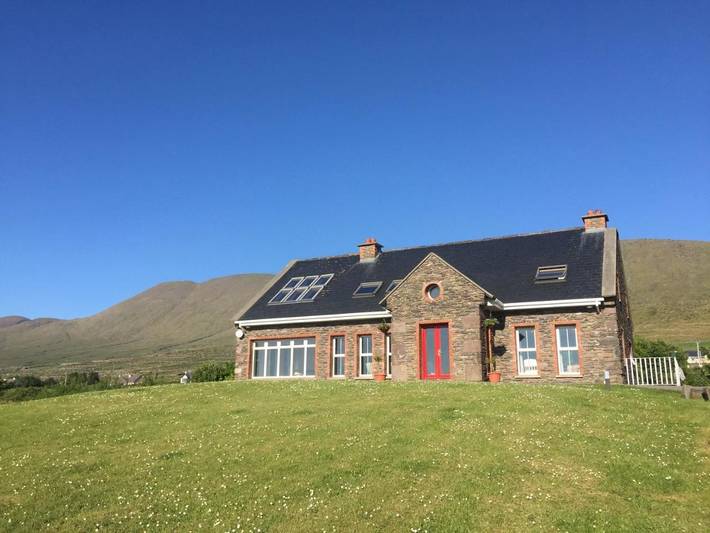 Homestay for 2 people, with Terrace and Garden as well as View in Dingle Peninsula