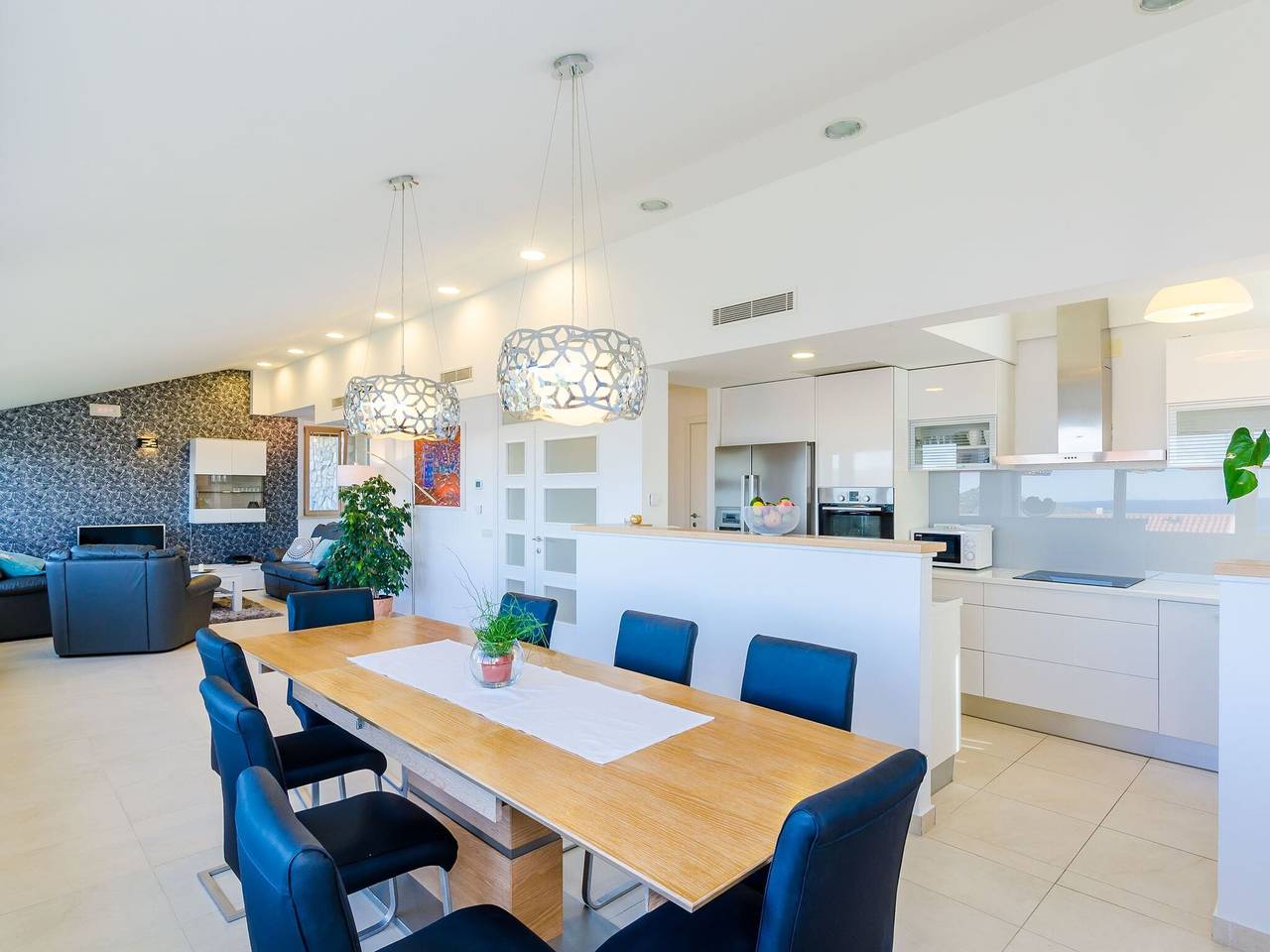 Six Bedroom Villa with Terrace and Swimming Pool in Mlini, Dubrovnik-Neretva