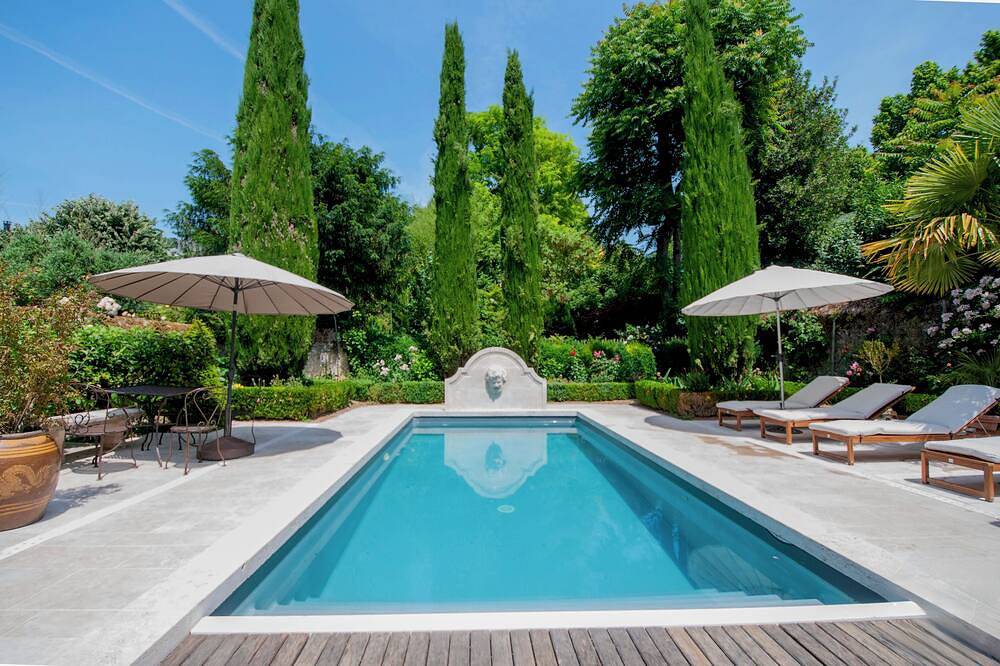 Villa Élégante – jardin & piscine chauffée in Vendôme, Vallée de la Loire