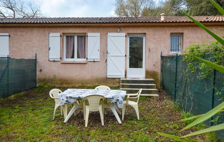 Cozy Apartment with Parking and River Views, 2km from Vignale in Vignale, Bastia region