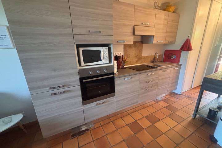 Gîte pour 4 personnes, avec jardin, adapté aux familles dans Port Santa-Lucia - 3