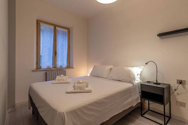 Appartamento intero, La casa del Vicolo| 2 camere letto, Wi-Fi & A/C in Modena, Provincia di Modena