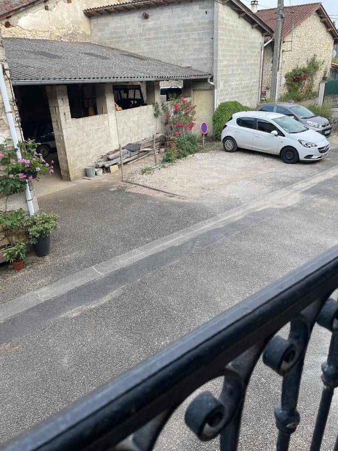 Location de vacances pour 6 personnes, avec balcon, adapté aux familles dans Poncin - 4