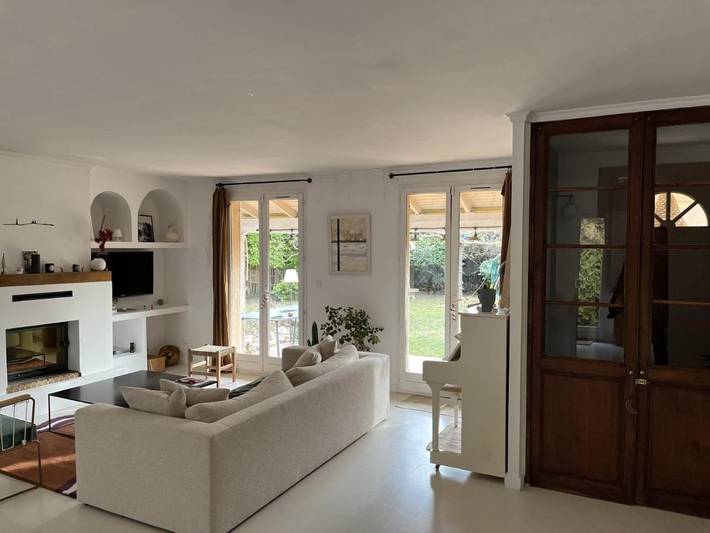 Cottage pour 8 personnes, avec piscine et terrasse, animaux acceptés à Puyricard