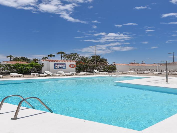 Villa voor 4 personen, with Balkon and Terras as well as Zwembad in Playa del Inglés