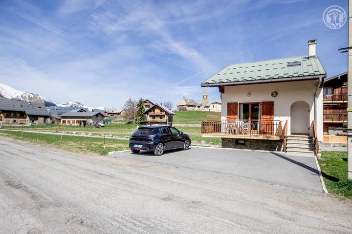 Gîte pour 7 personnes, avec terrasse, animaux acceptés à Albiez-Montrond - 2