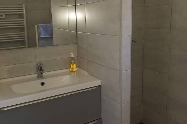 Gîte pour 4 personnes, avec jardin et terrasse à Robion - 4