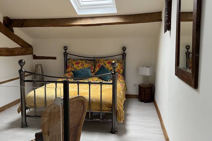 Location de vacances pour 4 personnes, avec jardin et jacuzzi à Queaux - 2