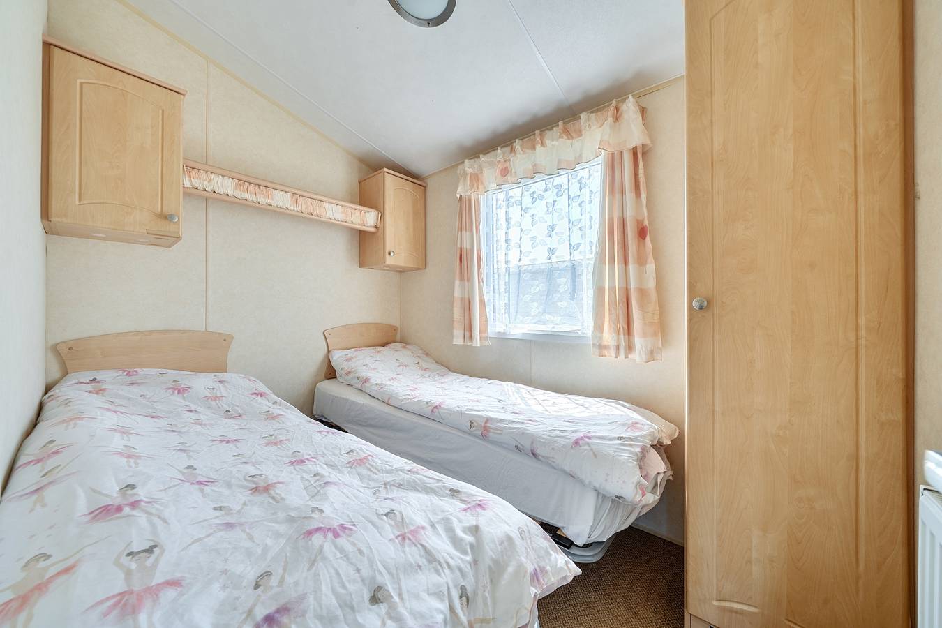 3 Bed Caravan - Sleeps 8 - Pets - Garden - Parking in Roos, Östliches Yorkshire