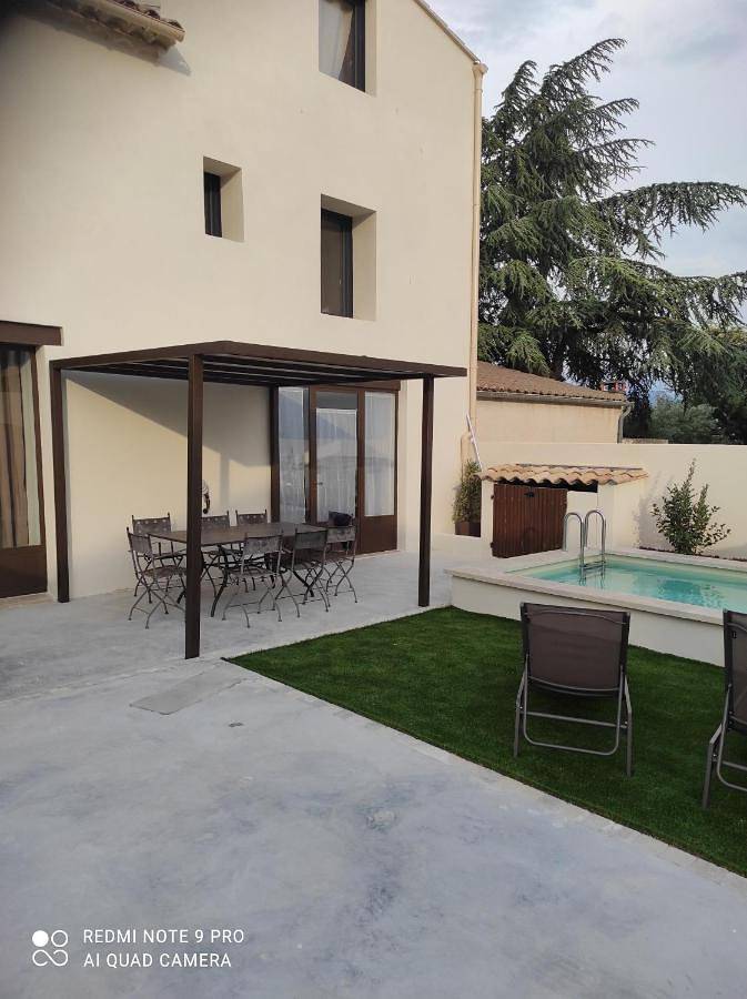 Maison de village 150 M2 au calme climatisée, piscine in Rasteau, Vaucluse