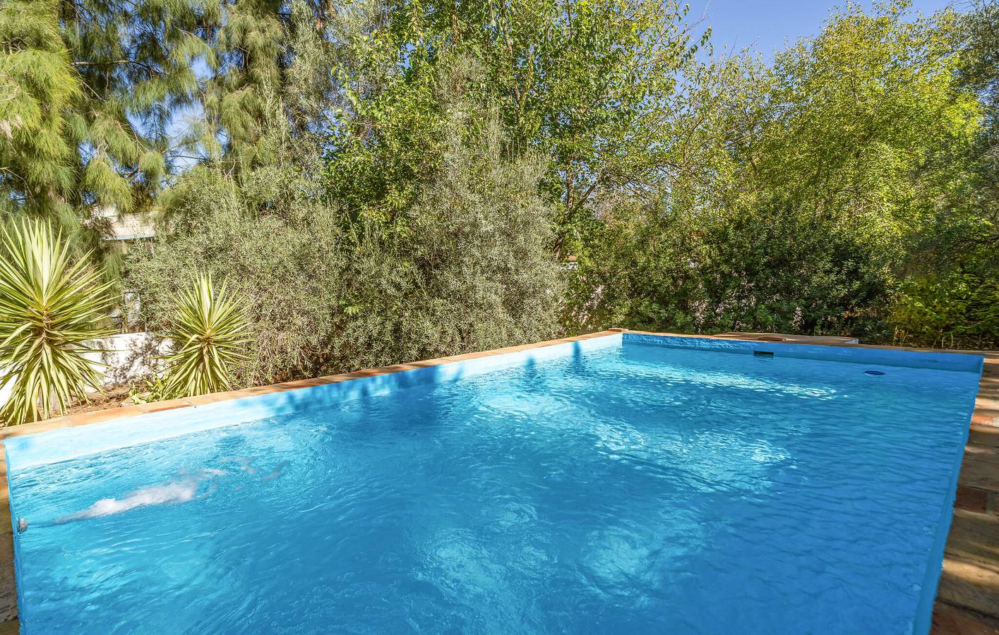 Charming Apartment with Pool & Parking Near Rio Genil in Santaella, Córdoba Province