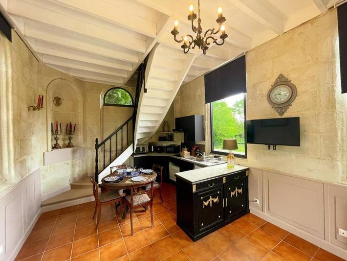 Location de vacances pour 2 personnes, avec terrasse ainsi que piscine et jardin à Bréhémont - 4