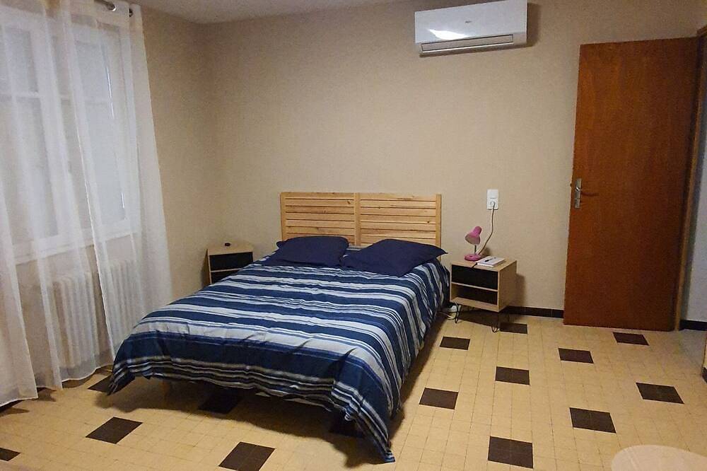Appartement entier, Logement en copropriété type F2 climatiser avec piscine in Orange, Vaucluse