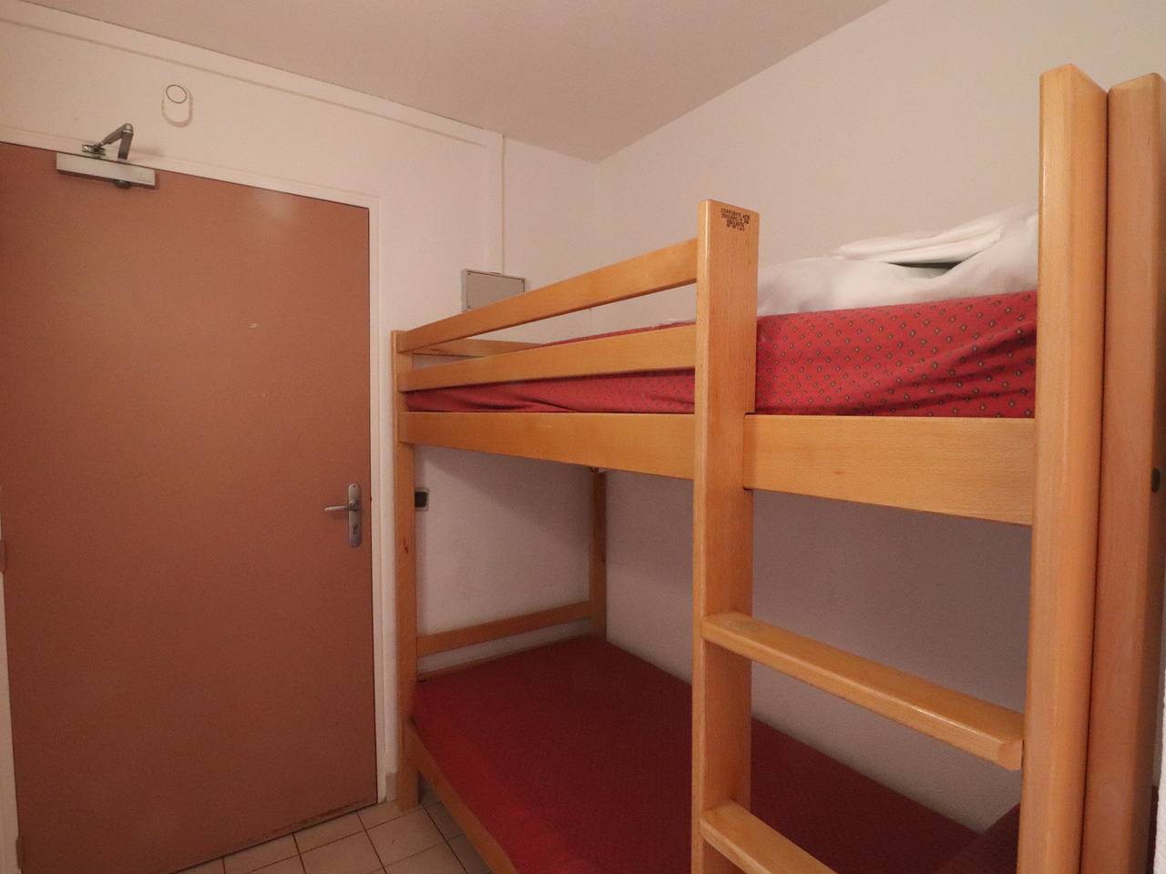 Entire studio, Ground floor with pool and sea access, private parking in Sete, Mediterranean Coast (France)