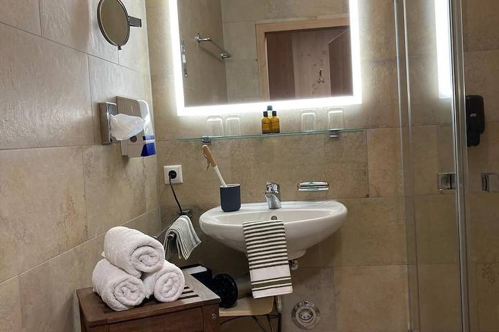 Ferienwohnung für 4 Personen, mit Sauna und Balkon sowie Whirlpool und Garten