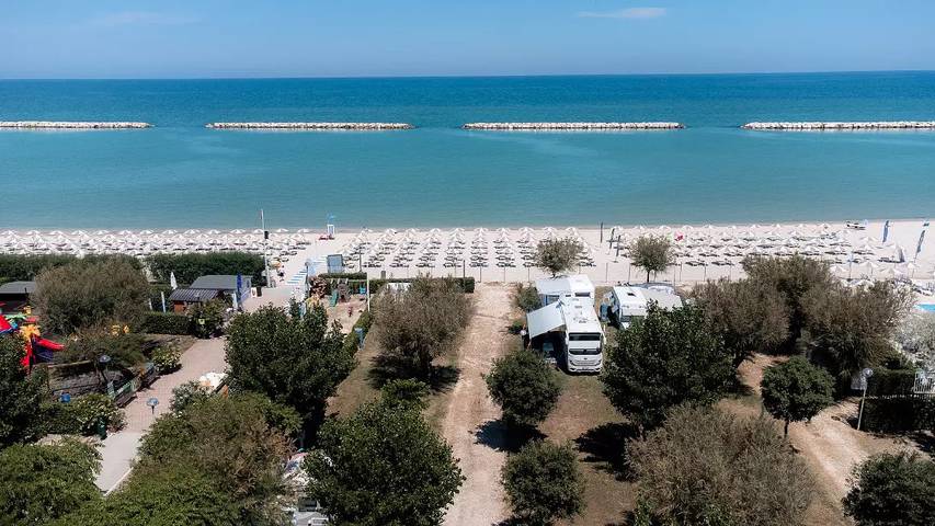 Camping für 2 Personen, mit Pool, mit Haustier in Marche - 2