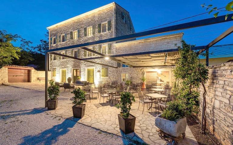 Maison d’hôte pour 2 personnes, avec piscine ainsi que jardin et vue à Bale (Croatie)