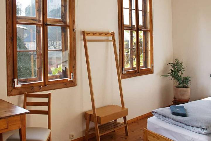 Ganze Wohnung, Studio Schlossblick, eigenes Bad außerhalb des Zimmers, Garten, Sauna in Greiz, Region Greiz