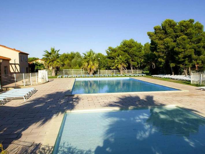 Camping für 4 Personen, mit Balkon/Terrasse und Kinderpool sowie Pool in Martigues