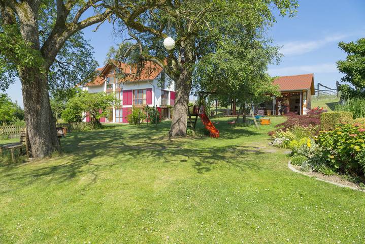 Ferienwohnung für 4 Personen, mit Balkon/Terrasse und Terrasse sowie Garten in Überlingen - 2