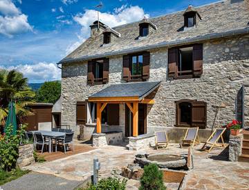 Gîte pour 10 personnes, avec terrasse et jardin à Cazaux-Debat