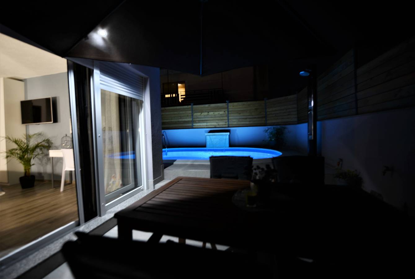 2 Bedroom Apartment Sleeps 5 - Pool and Hot Tub in Zadar city, Zadar (Municipality)